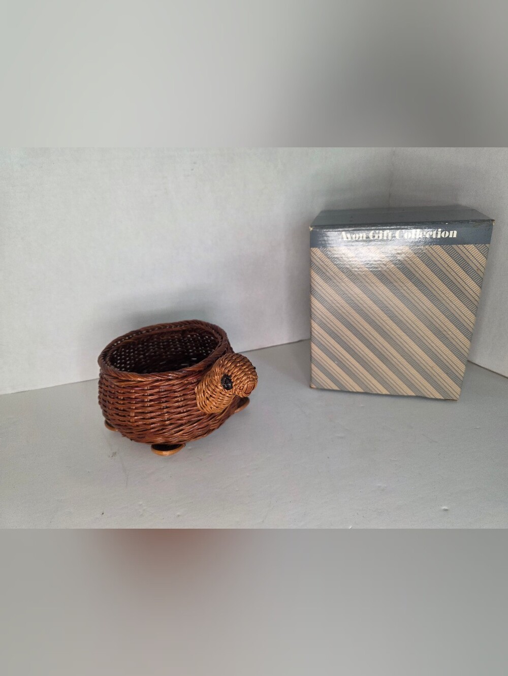 Avon Wicker Turtle/Tortoise Menagerie Planter Basket with Box